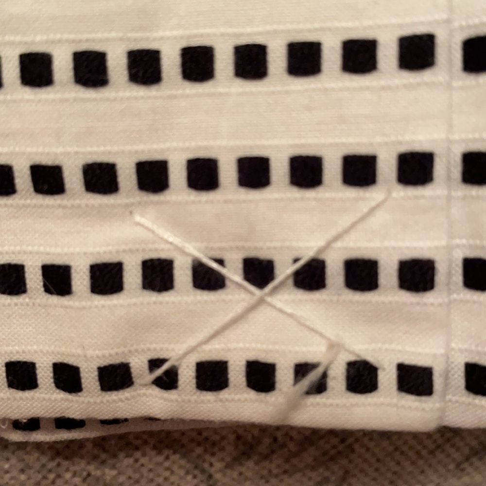 Cass white and black skirt. Size 2. - Picture 8 of 10
